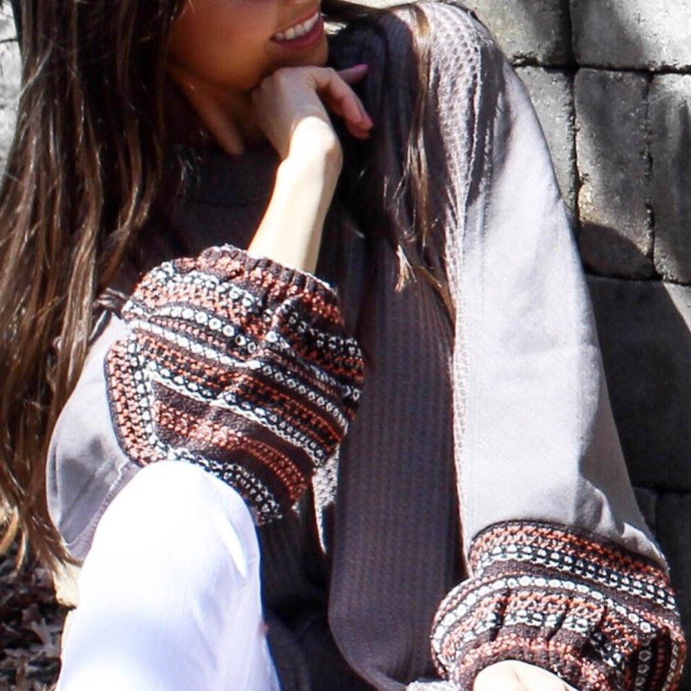 Thermal Balloon Sleeve Embroidered Top - Picture 5 of 5